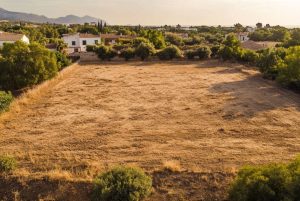 ¿Cuánto cuesta convertir un terreno rústico en urbanizable en Mallorca? ¿Es viable? Respondemos a estas y a otras dudas frecuentes.