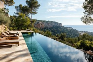 Infinity pools: luxury, design, and added value for high-end villas. Find out if this exclusive investment is right for your project.