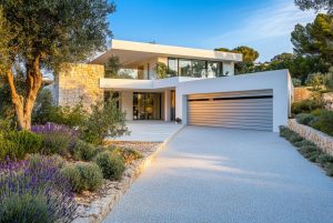 Luxury garages: design, technology, and functionality to transform your garage into an exclusive and sophisticated space.