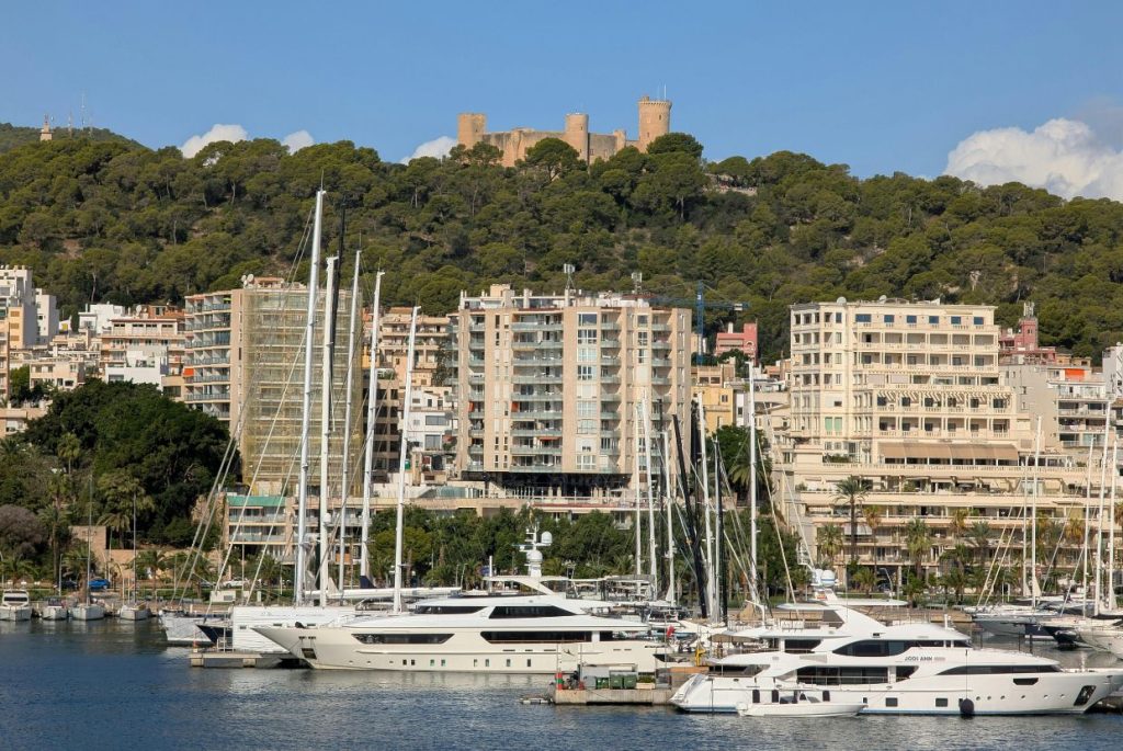 Discover the cost per square meter of construction in Mallorca in 2026, updated prices, key factors and tips for successful construction.