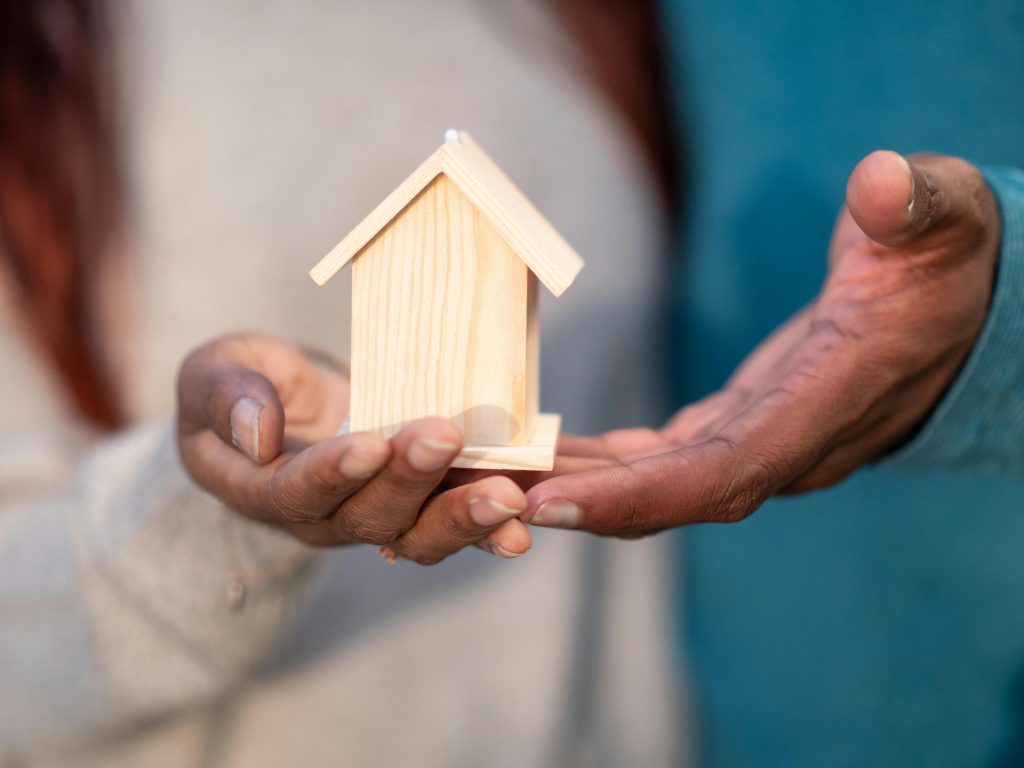 Discover how a mortgage works for building a house, including requirements, phases, financing, and key tips for safely building your own home.